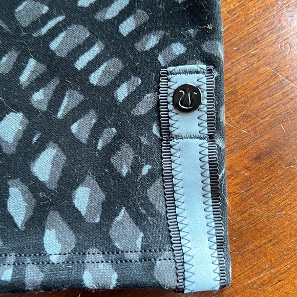 Lululemon Vinyasa Scarf - Picture 4 of 4